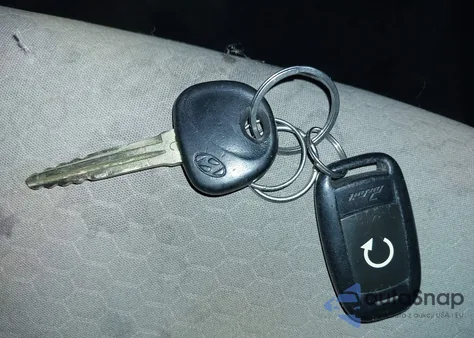 2020 Hyundai Elantra Se z USA, uszkodzony, nr VIN 5NPD74LF1LH545863